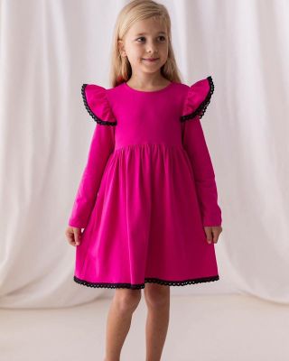 💖 Jednoduchosť s nádychom elegancie! 💖 Šaty Lily Grey vo fuchsiovej farbe sú ako stvorené pre malé módne hviezdy 🌸....